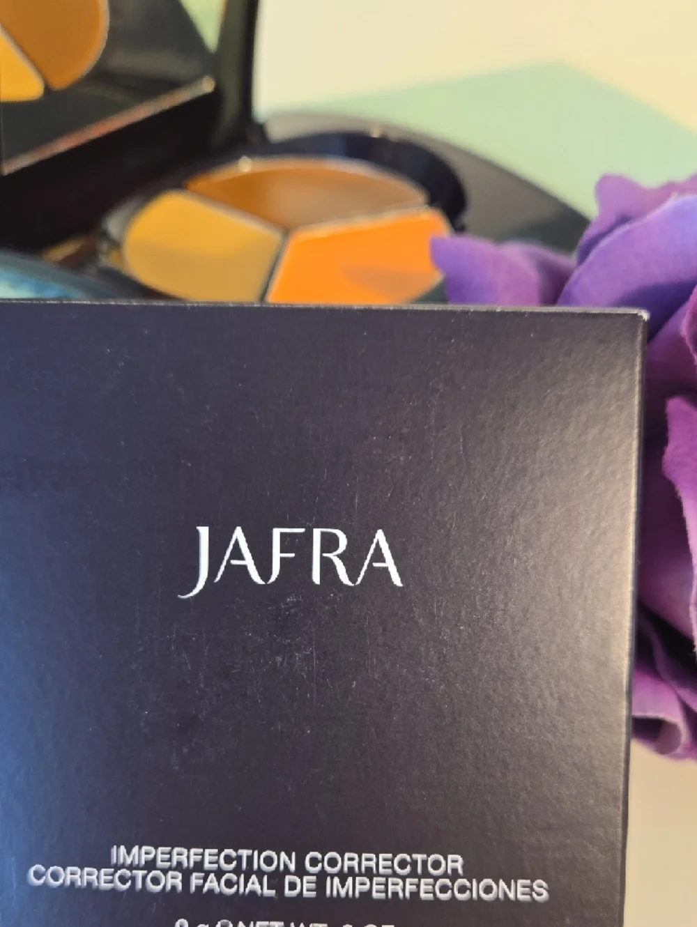JAFRA Triple Imperfection Concealer Palette — Beige, Tan & Orange